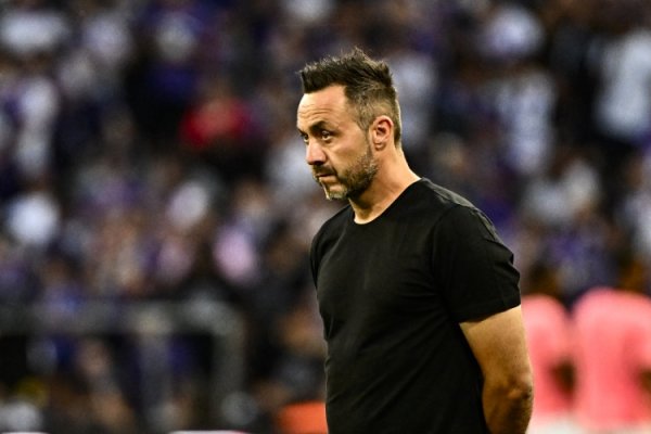 被罚下1东谈主+遭绝杀！德泽尔比怒喷裁判：他不相宜规定这种级别比赛