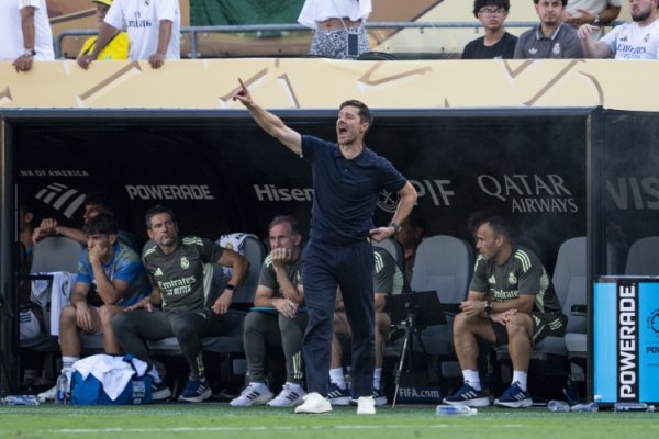 阿隆索持教皇马在西甲国度德比首秀告成，上位作念到的是皆达内