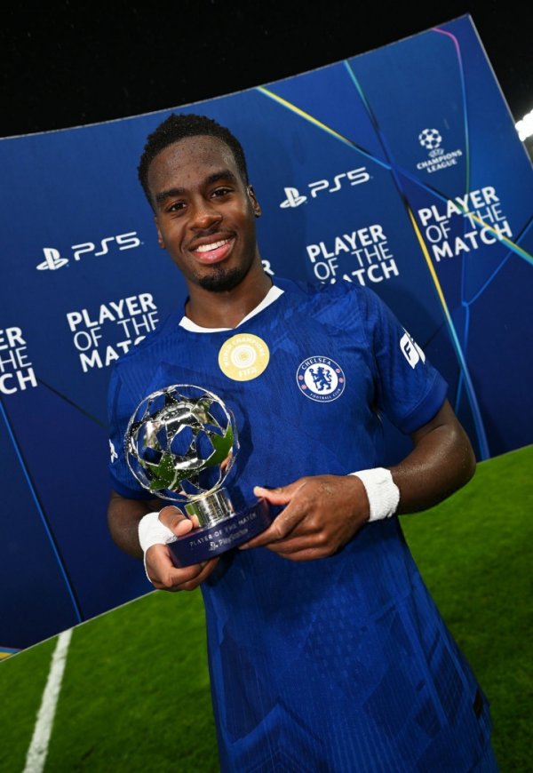 停步零零发！吉滕斯欧冠助攻获MVP，5600万加盟踢9场初次参与进球