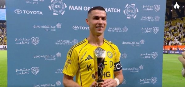 梅开二度+绝杀！官方：C罗当选利雅得收效2-1费哈全场最好