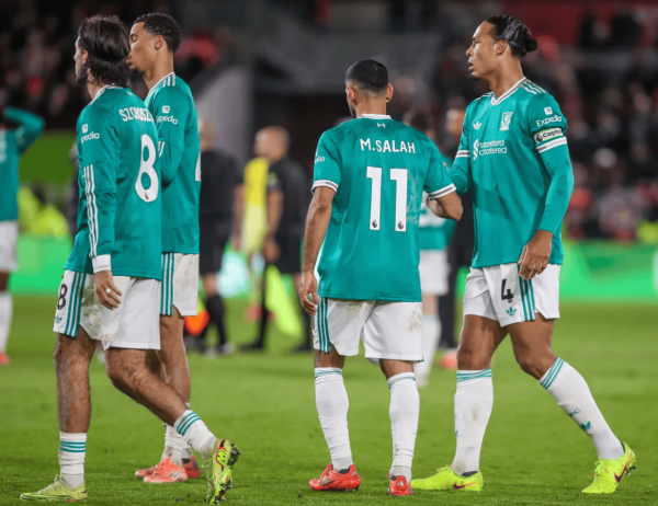 蓝军旧将: 多半引援让赤军不进反退, 曼联一个月就追上他们