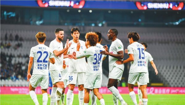 大连足球独到的拼劲精采了