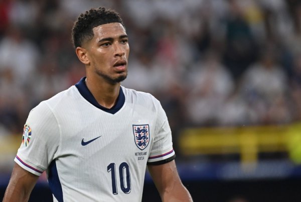 邮报：贝林厄姆已瓦解英格兰队是一个合座，而不是他加上另外十东谈主