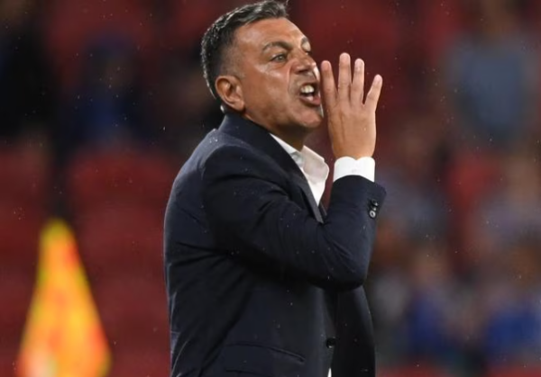 澳媒：上海海港助教罗斯·阿洛伊西有望抓教珀斯光荣