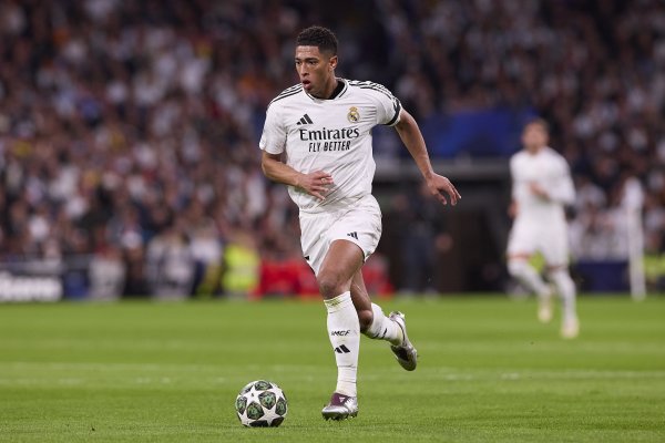 马卡报：皇马中场失去了往日的节拍，传球道路更多鸠集在边路