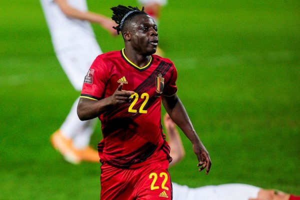 遭哈萨克斯坦逼平+无缘提前出线！多库：无法知足这么的适度